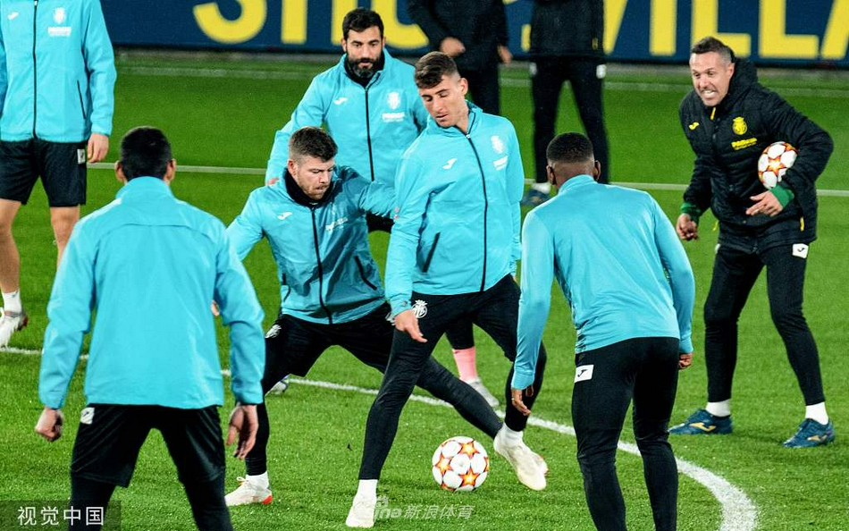 星空体育-比利亚雷亚尔足球队照片